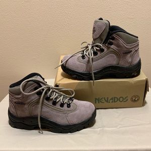 *NEW* Nevados hiking boot lavender sz 7